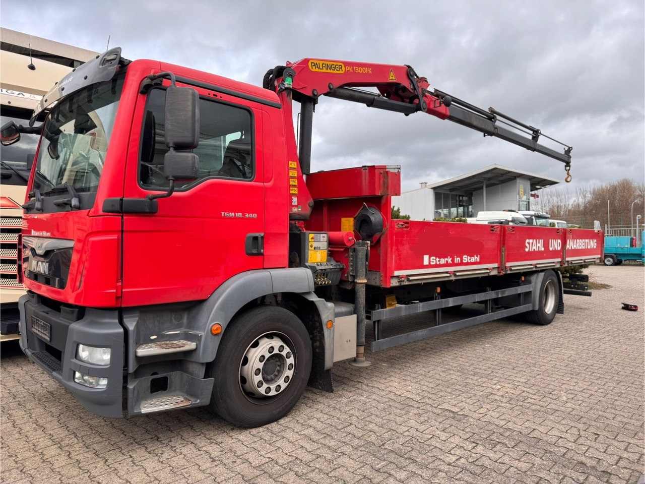 MAN TGM 18.340 Langmaterial Palfinger PK13001K Funk - Camion grue: photos 1 MAN TGM 18.340 Langmaterial Palfinger PK13001K Funk - Camion grue: photos 1