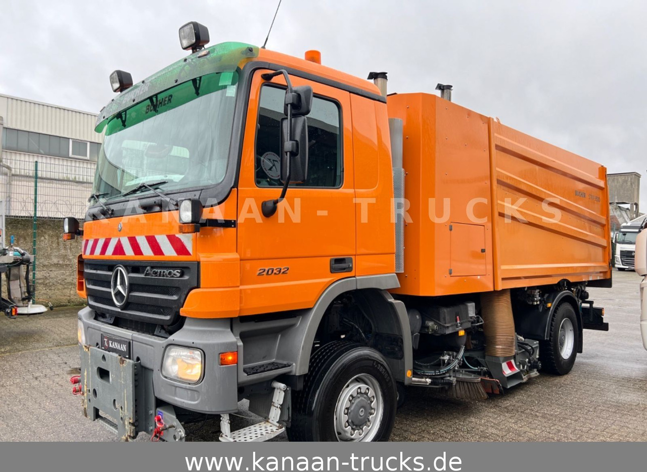 Mercedes-Benz 2032 Actros 4x4 Bucher STKF 9500 AIRPORT KLIMA - Balayeuse de voirie: photos 3 Mercedes-Benz 2032 Actros 4x4 Bucher STKF 9500 AIRPORT KLIMA - Balayeuse de voirie: photos 3