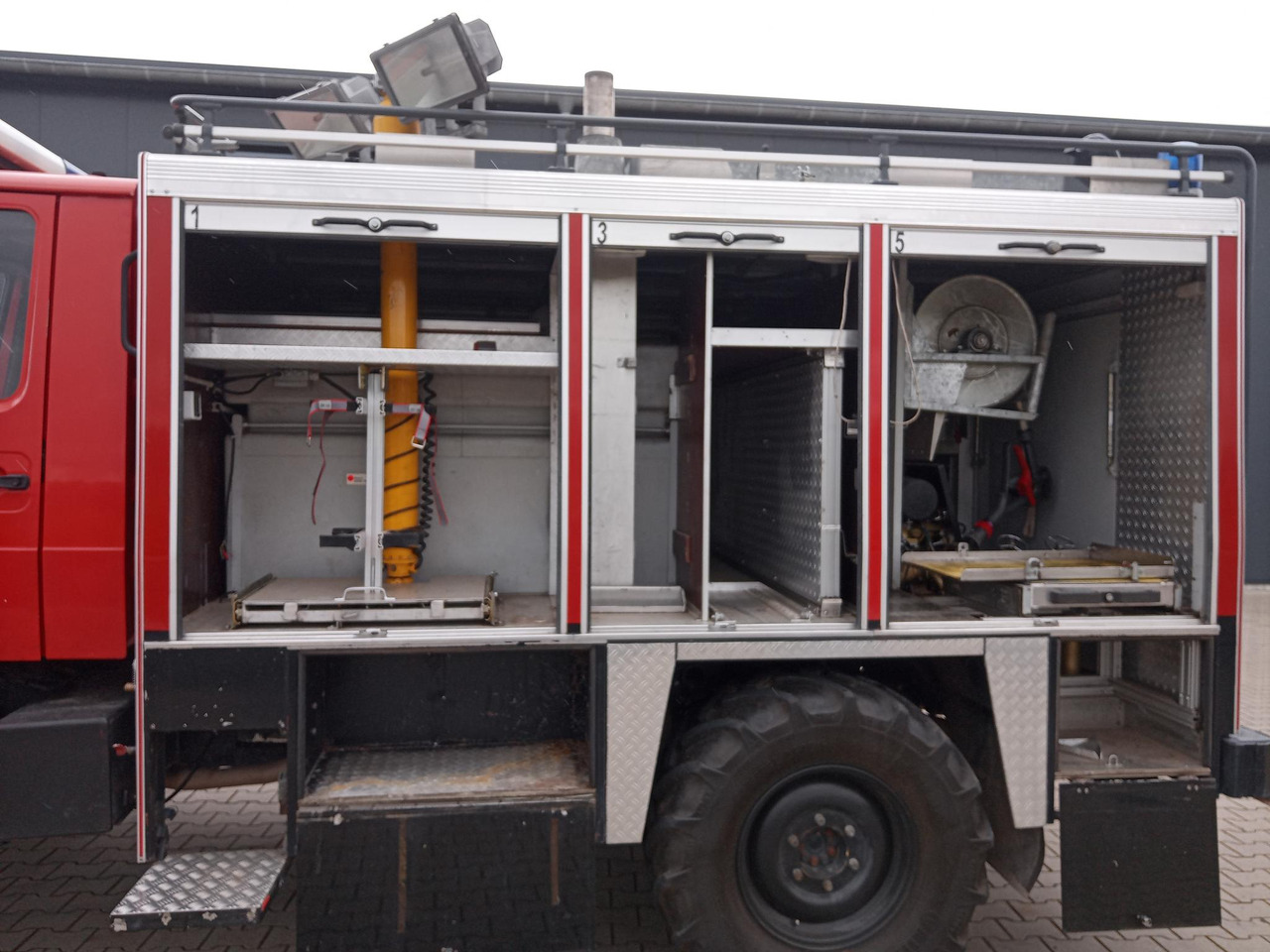 Camion de pompier Mercedes Benz Unimog U1300L Unimog Firetruck: photos 11
