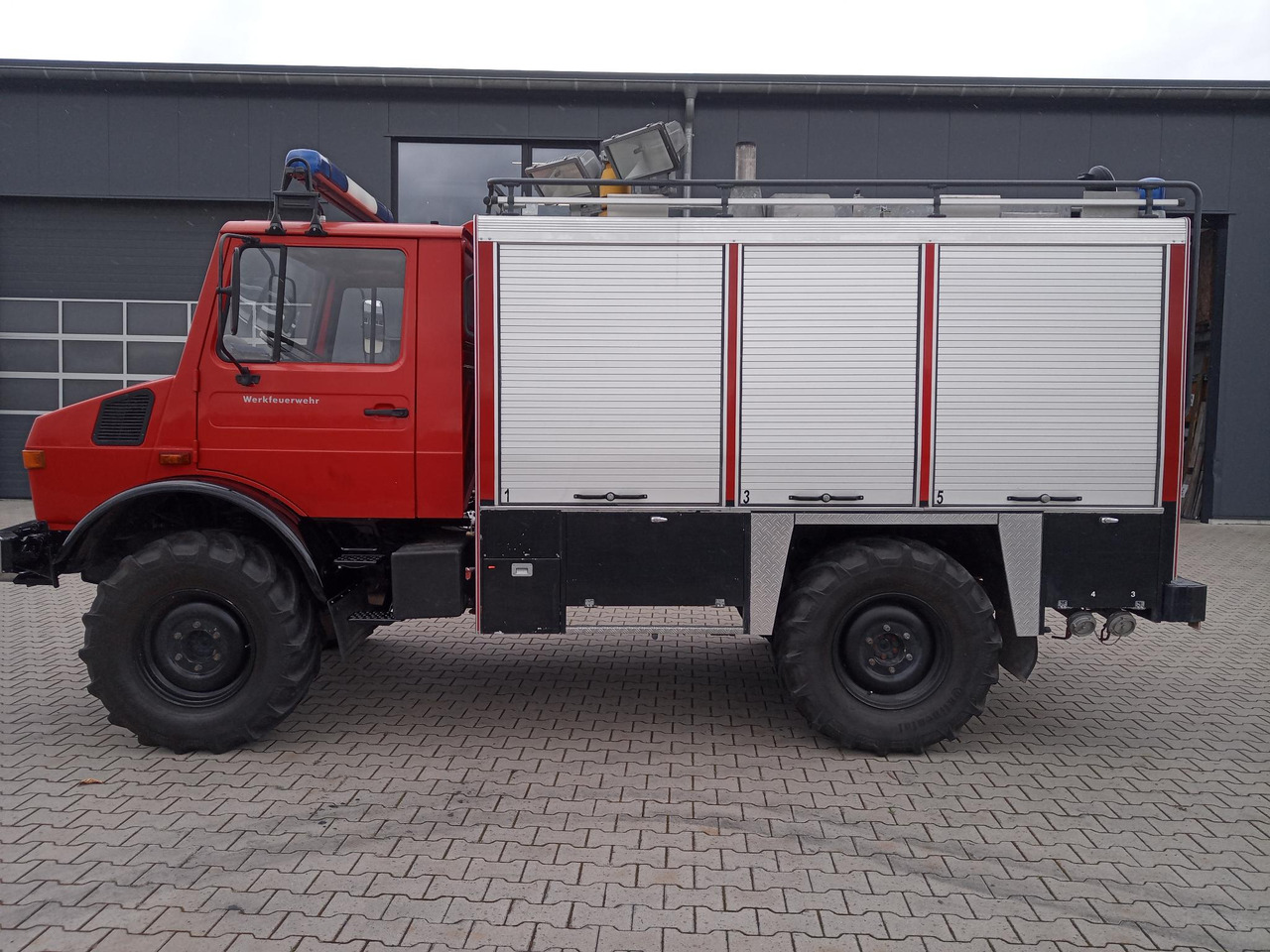 Camion de pompier Mercedes Benz Unimog U1300L Unimog Firetruck: photos 6
