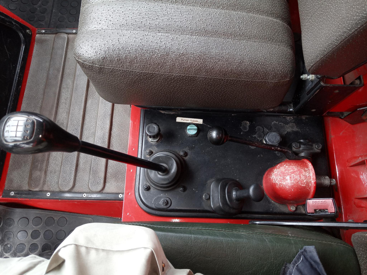 Camion de pompier Mercedes Benz Unimog U1300L Unimog Firetruck: photos 10