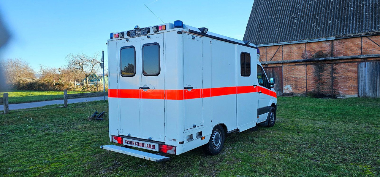 Volkswagen Crafter ELW Rettungswagen Camper Van - Ambulance: photos 5 Volkswagen Crafter ELW Rettungswagen Camper Van - Ambulance: photos 5