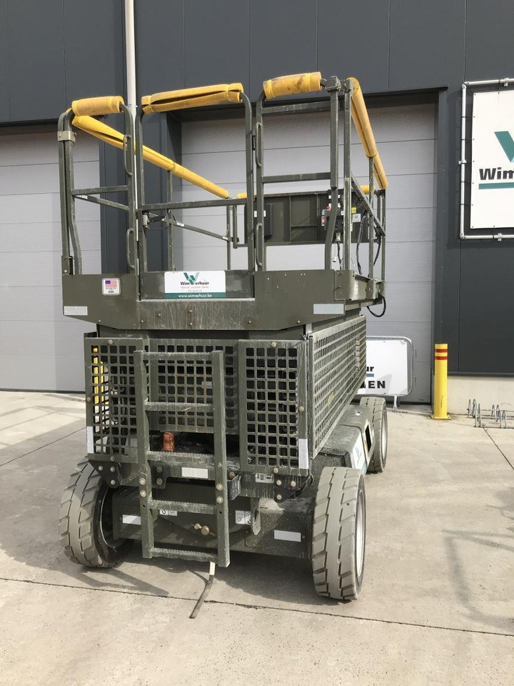 JLG M3369 (4331) - Nacelle ciseaux: photos 2 JLG M3369 (4331) - Nacelle ciseaux: photos 2