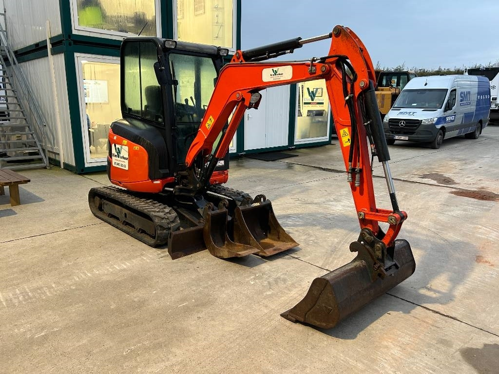 Kubota U 27-4 - Mini pelle: photos 3 Kubota U 27-4 - Mini pelle: photos 3