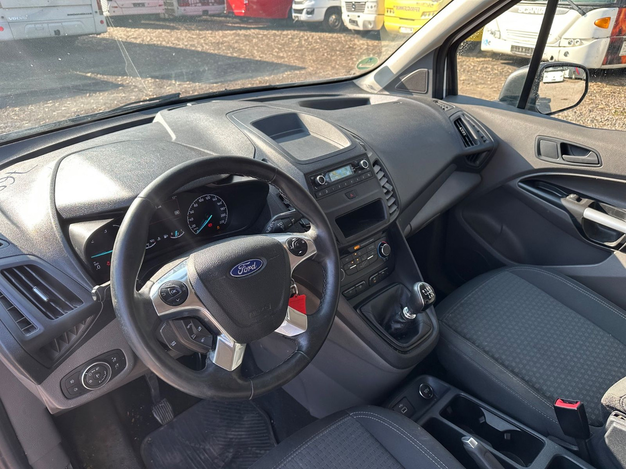 Ford Grand Tourneo 1.5 EcoBlue 74kW Auto Trend - Transport de personnes: photos 5 Ford Grand Tourneo 1.5 EcoBlue 74kW Auto Trend - Transport de personnes: photos 5