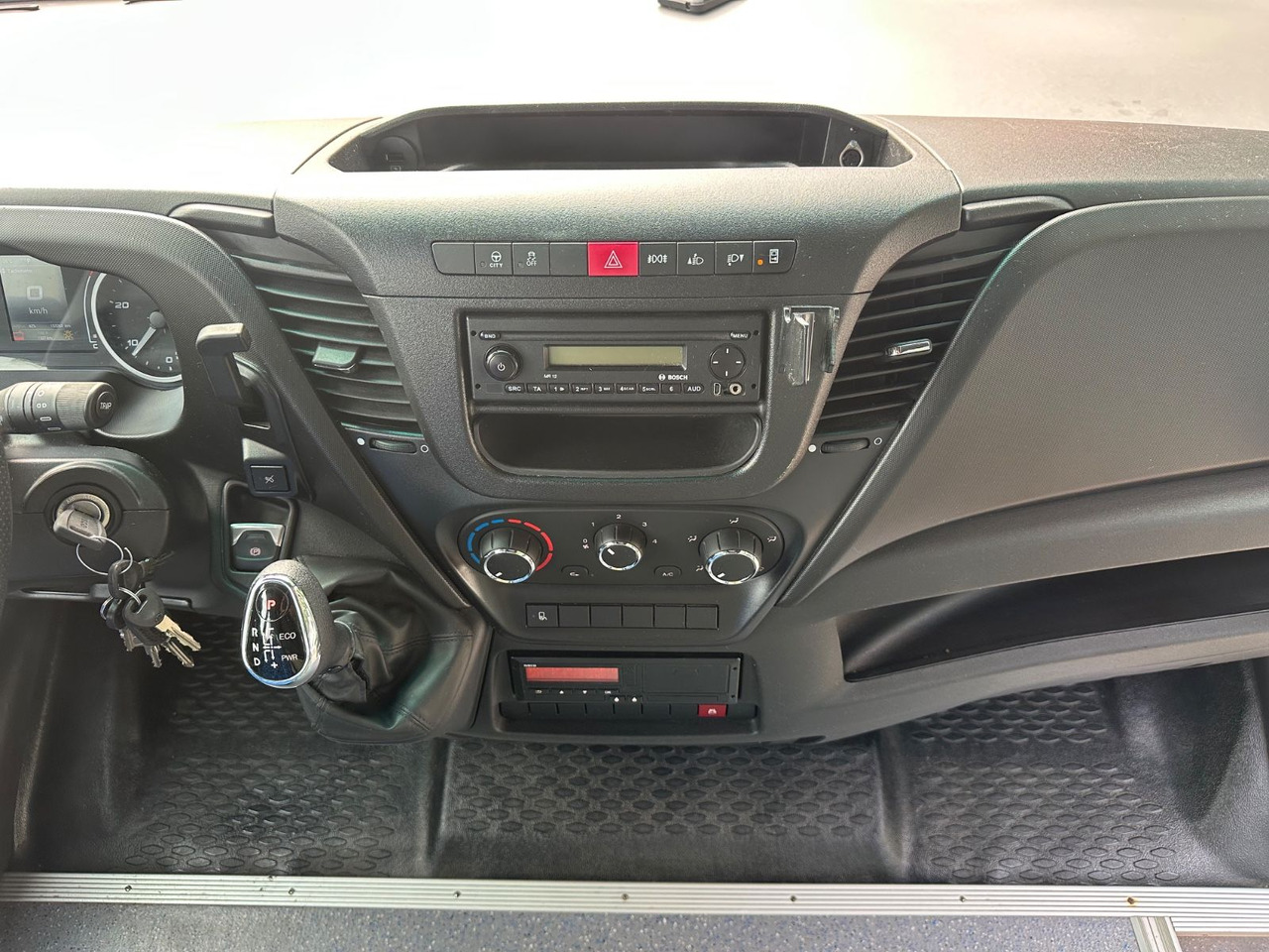 Minibus, Transport de personnes Iveco Rapido 70C18 (wenig Km*7.2t*33 Sitze) Rosero: photos 10