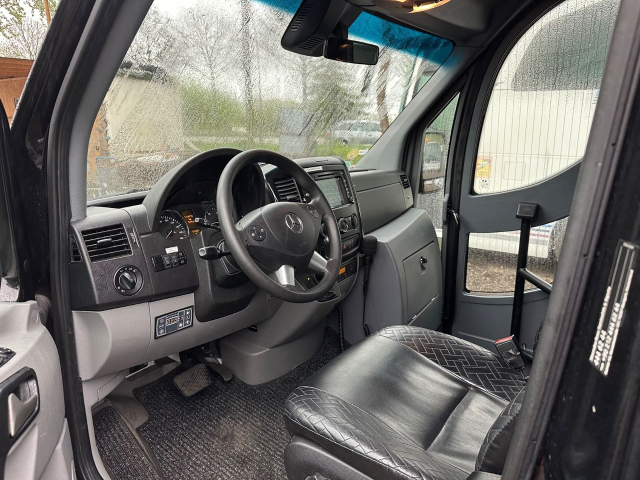 Mercedes-Benz Sprinter 519 CDi (Euro 6*VIP*Reise*wenig Km) - Minibus, Transport de personnes: photos 4 Mercedes-Benz Sprinter 519 CDi (Euro 6*VIP*Reise*wenig Km) - Minibus, Transport de personnes: photos 4