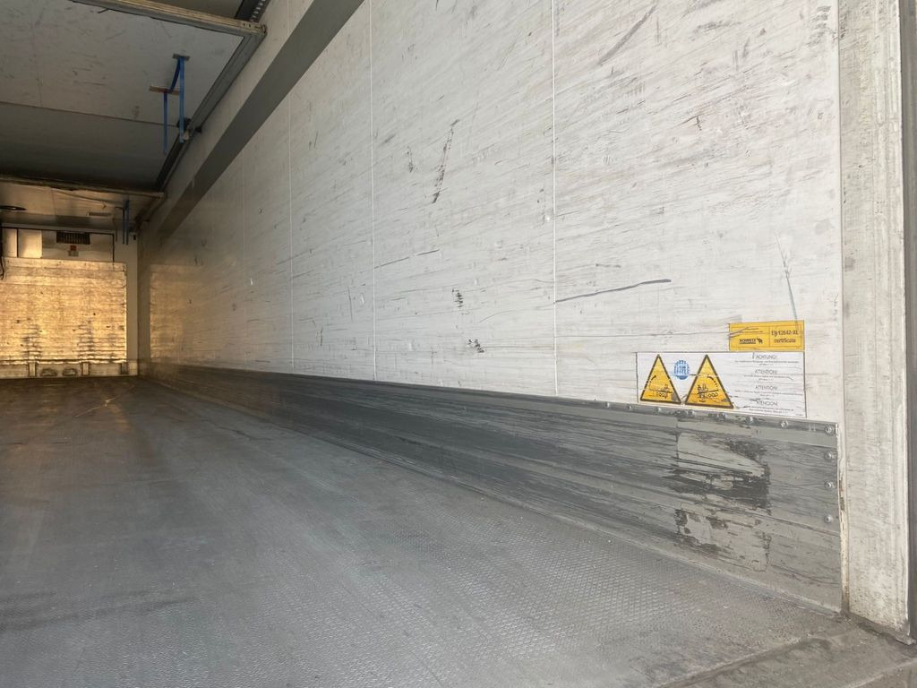 Schmitz Cargobull ThermoKing SKO 24/L FP-45 SLXi 300 Cool - Semi-remorque frigorifique: photos 5 Schmitz Cargobull ThermoKing SKO 24/L FP-45 SLXi 300 Cool - Semi-remorque frigorifique: photos 5