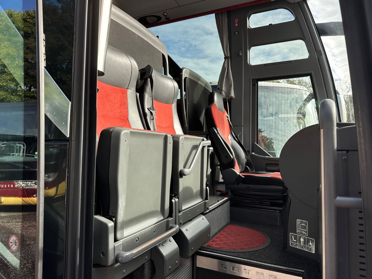 Setra S 416 HDH (V.I.P 2+1 Sitze*Panorama*TOP) - Autocar: photos 3 Setra S 416 HDH (V.I.P 2+1 Sitze*Panorama*TOP) - Autocar: photos 3