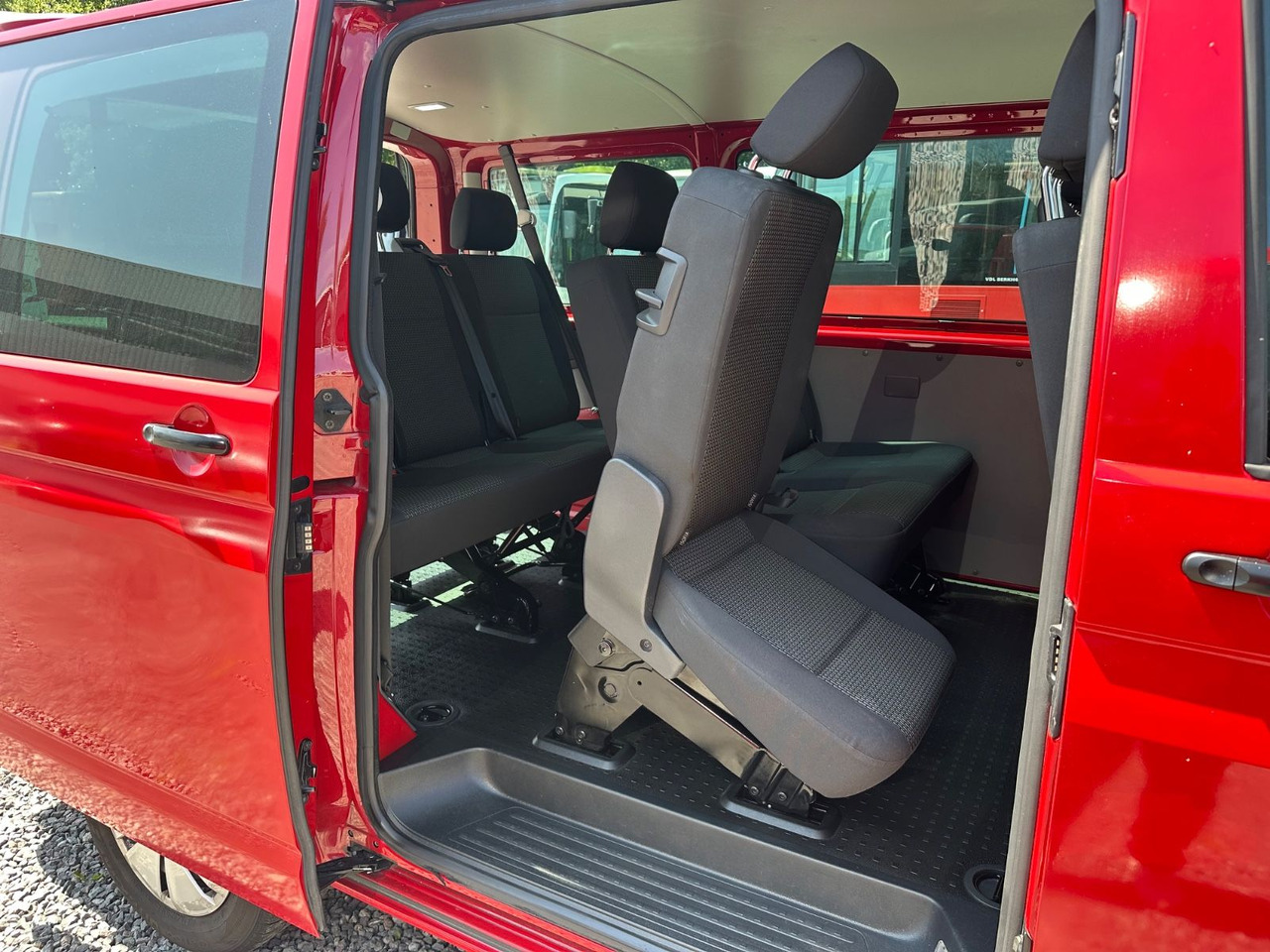 Volkswagen T6 Kombi (PDC Hi*ACC*StandHz*9 Sitzer*AC) - Transport de personnes: photos 5 Volkswagen T6 Kombi (PDC Hi*ACC*StandHz*9 Sitzer*AC) - Transport de personnes: photos 5