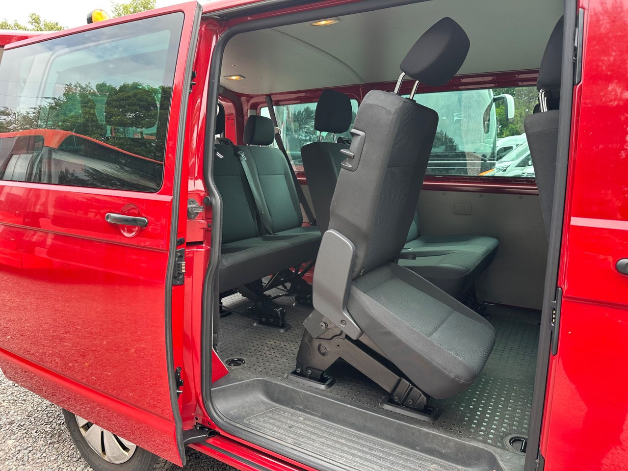 Volkswagen T6 Kombi (PDC Hi*ACC*StandHz*9 Sitzer*AC) - Transport de personnes: photos 5 Volkswagen T6 Kombi (PDC Hi*ACC*StandHz*9 Sitzer*AC) - Transport de personnes: photos 5